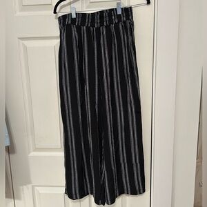 Silence + Noise Black and White Patterned Cropped Flowy Pants